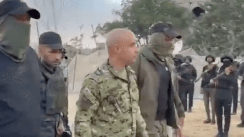 خليفة ياسر أبو شباب يتوعّد حماس بالقتال بعد انسحاب إسرائيل من غزة