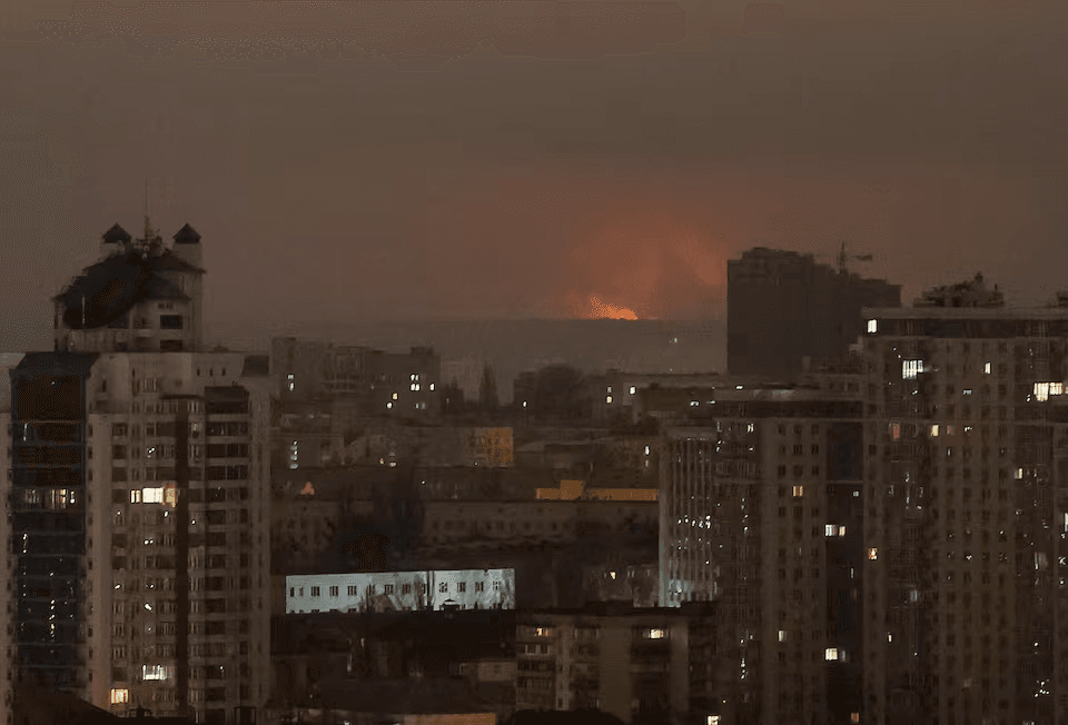 أوكرانيا: روسيا تقصف البنية التحتية للطاقة في 8 مناطق ويؤدي لانقطاع الكهرباء