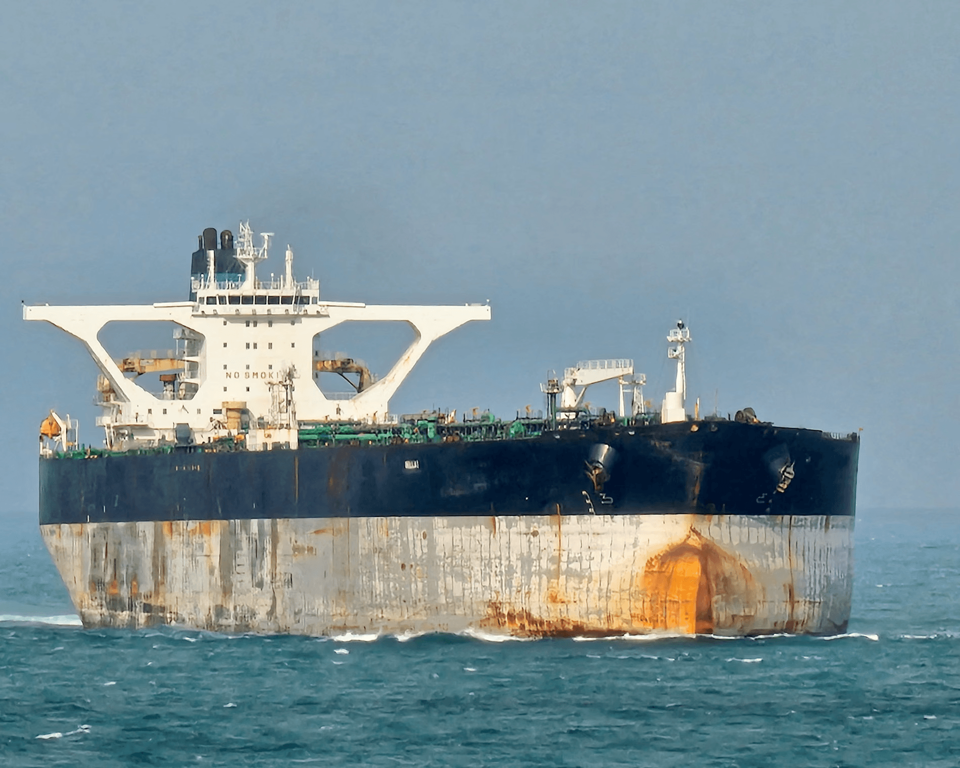 أزمة ناقلة النفط في الأطلسي: تصعيد أميركي–روسي غير مسبوق عند بوابة أوروبا