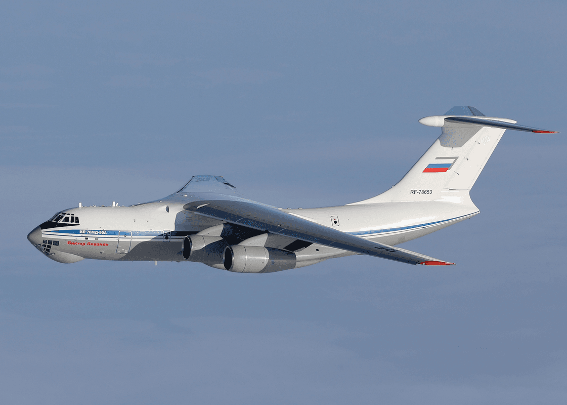 طائرة Il-76 الروسية.. لماذا اختارها الزبيدي في أخطر رحلة هروب سرّية؟