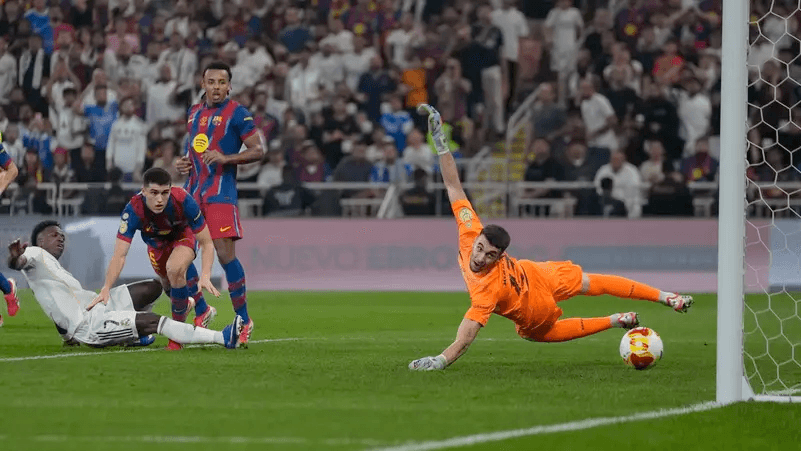 50 يورو لكل مشجع.. كيف تطارد رابطة الدوري الإسباني البث المقرصن للمباريات؟