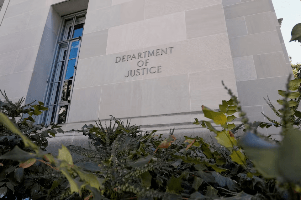 هل تكشف وزارة العدل الأميركية أسرار جيفري إبستين للمشرعين؟