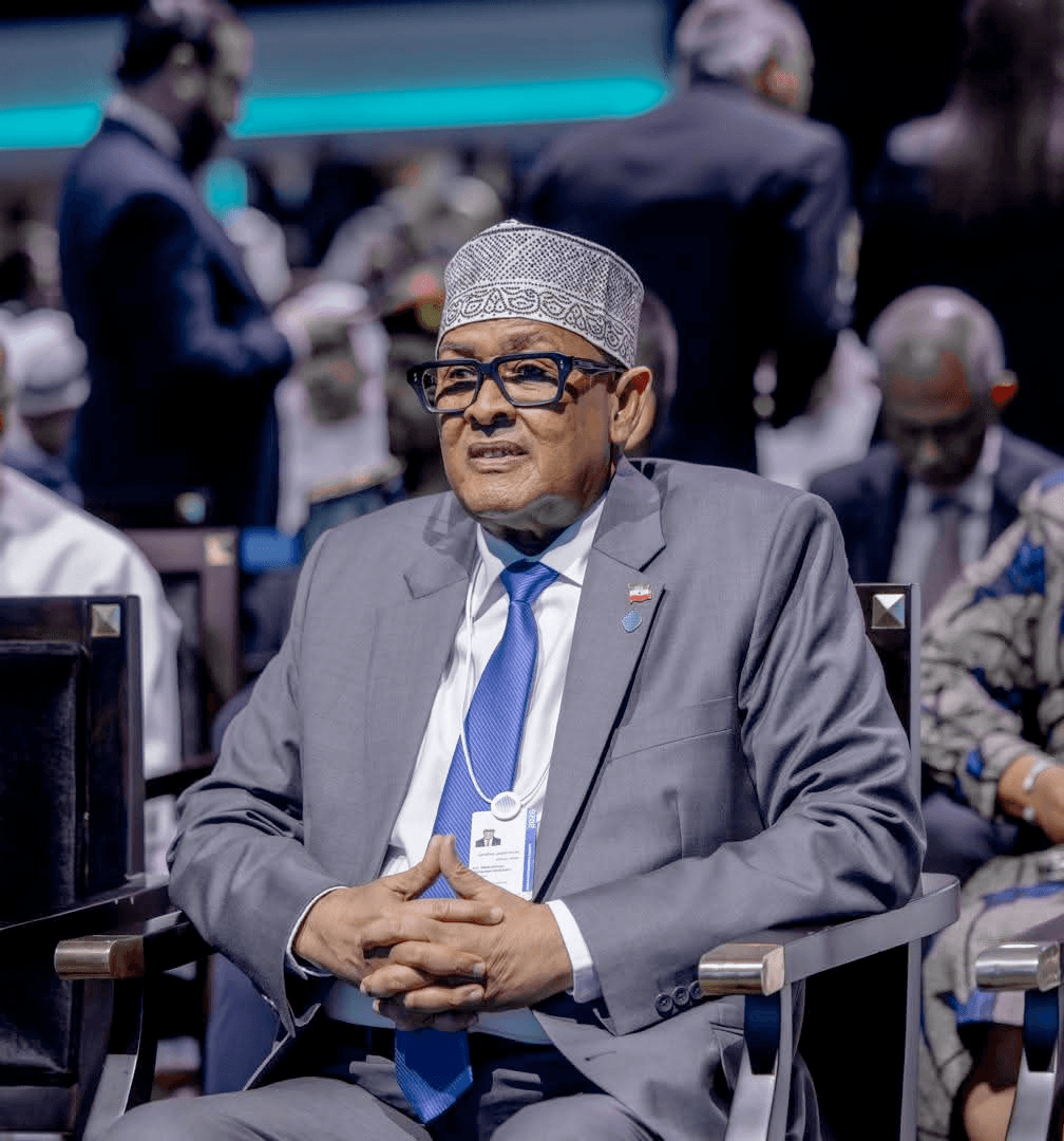 لعبة الشطرنج في القرن الإفريقي: لماذا تتقدم صوماليلاند وتتعثّر الصومال الفيدرالية؟