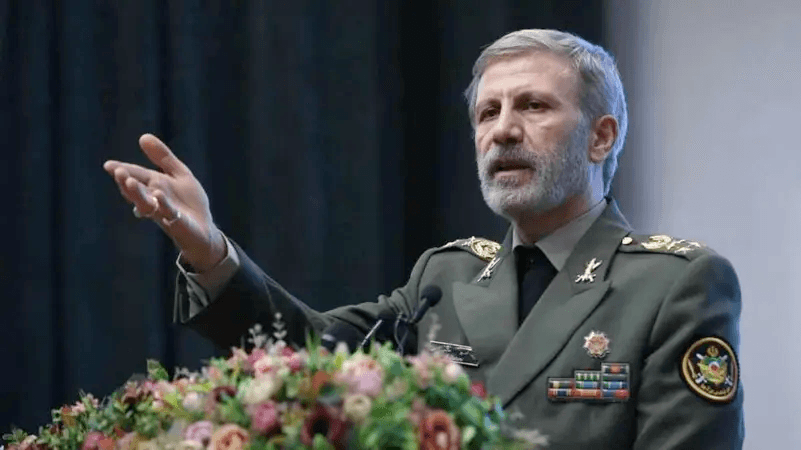 هل تستعد إيران لحرب حقيقية ضد أميركا؟ تصريح حاتمي يربك الحسابات ويثير القلق العالمي