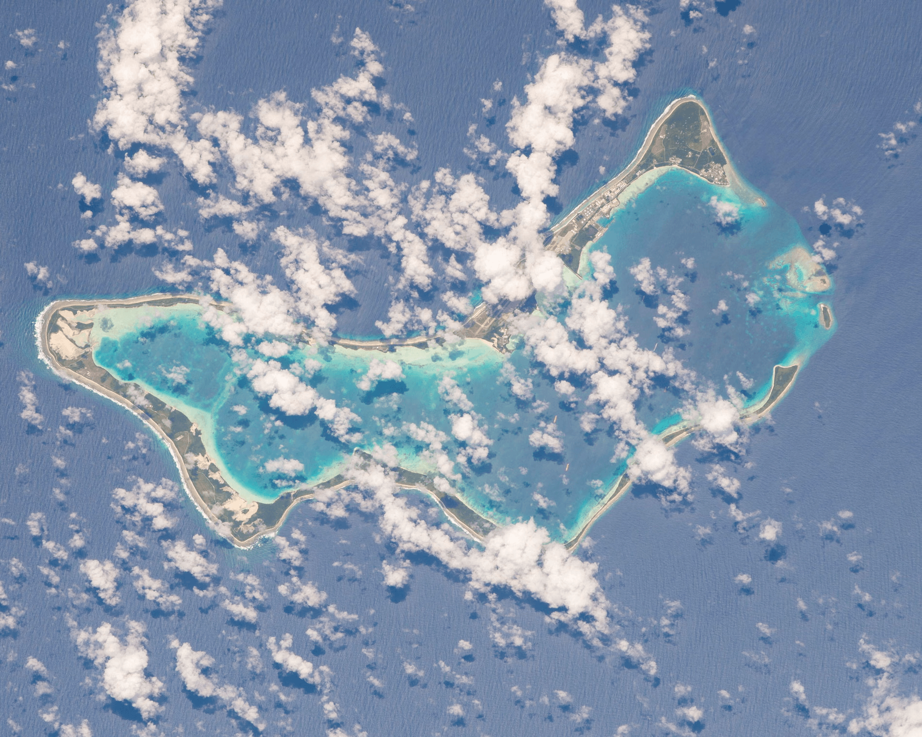 ترامب يقترب من إنهاء الحرب… وصواريخ إيران تصل دييغو غارسيا