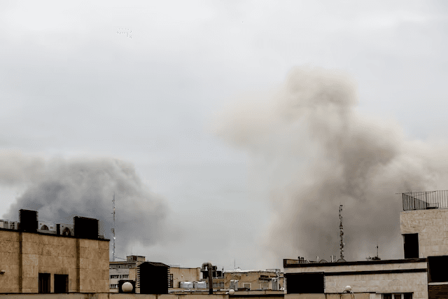 مصر تتحرك دبلوماسيًا.. وغارات في قلب طهران