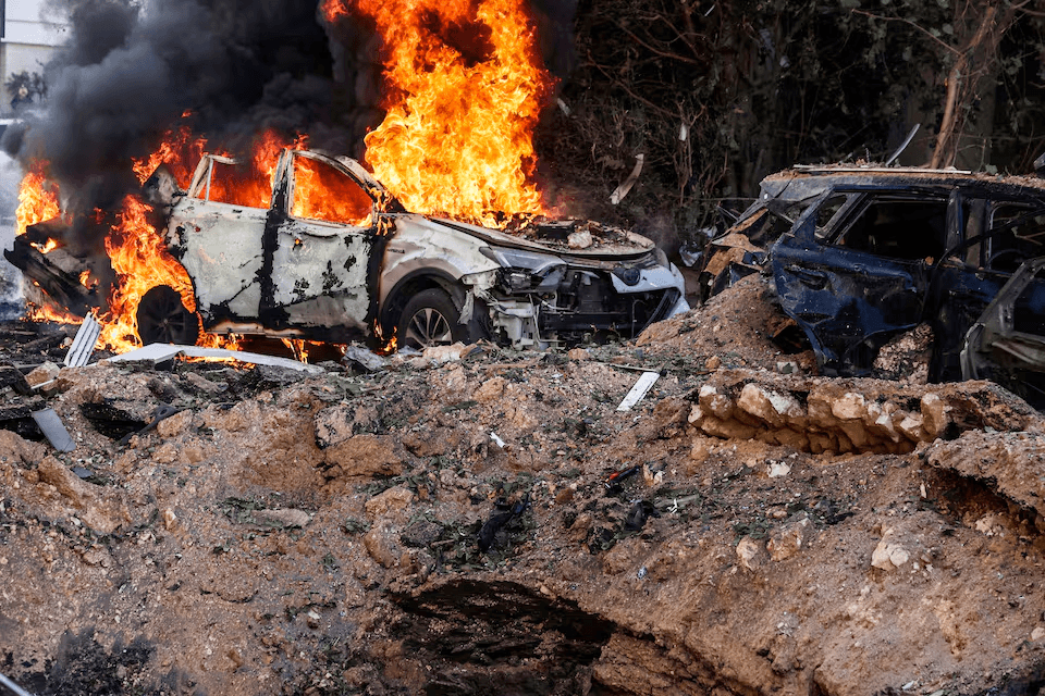 بيروت وطهران وتل أبيب تشتعل… ترامب: مفاوضات ساخنة مع إيران