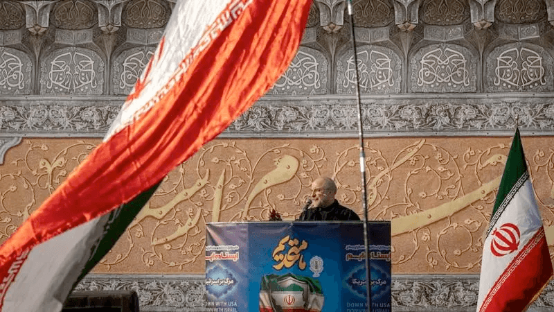 قاليباف يحذر: أميركا تُفاوض علناً وتخطط سراً لهجوم بري على إيران