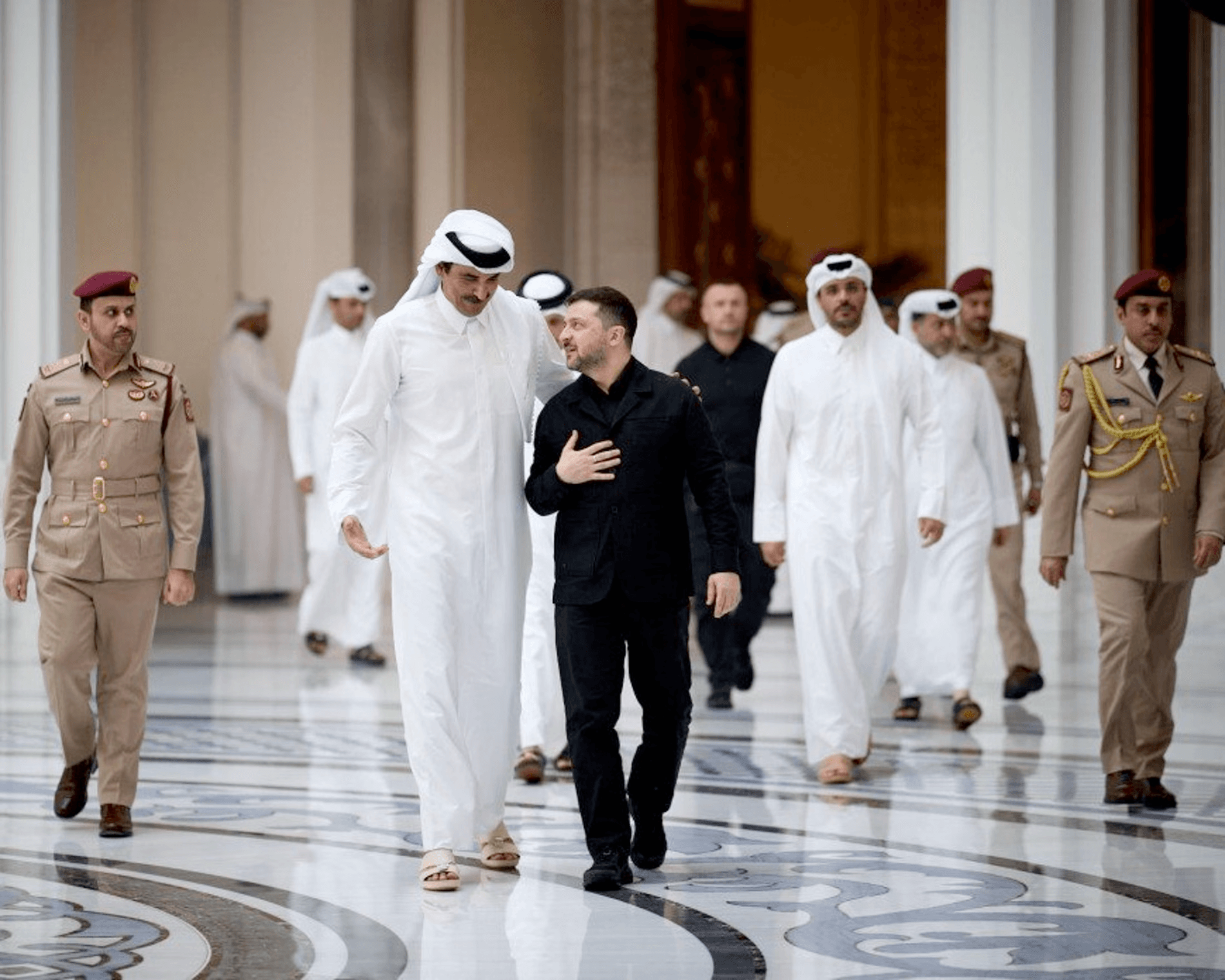 زيلينسكي يعقد اتفاقيات دفاعية مع دول الخليج وسط تصعيد إيراني