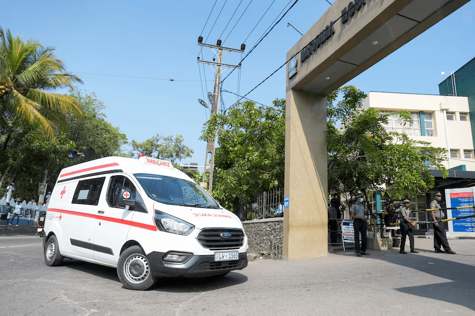 80 قتيلًا بهجوم غواصة أميركية على سفينة إيرانية يشعل مضيق هرمز