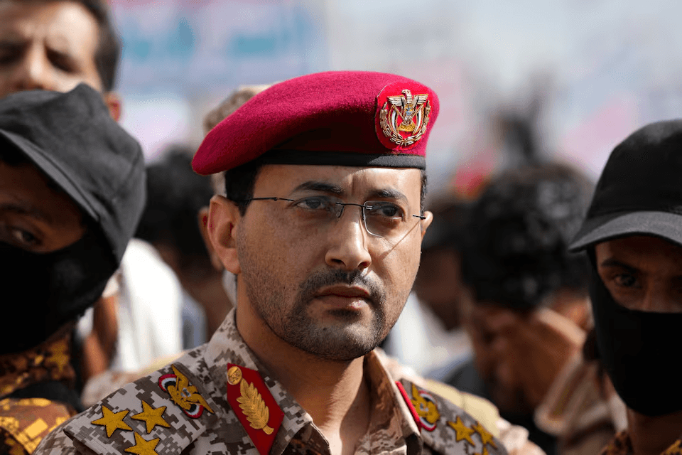 الحوثيون يهددون المطارات السعودية بعد حادثة الطائرة الإيرانية